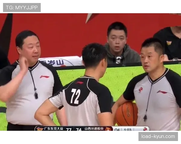 裁判如何通过协商判罚来确保判决的准确性和一致性？